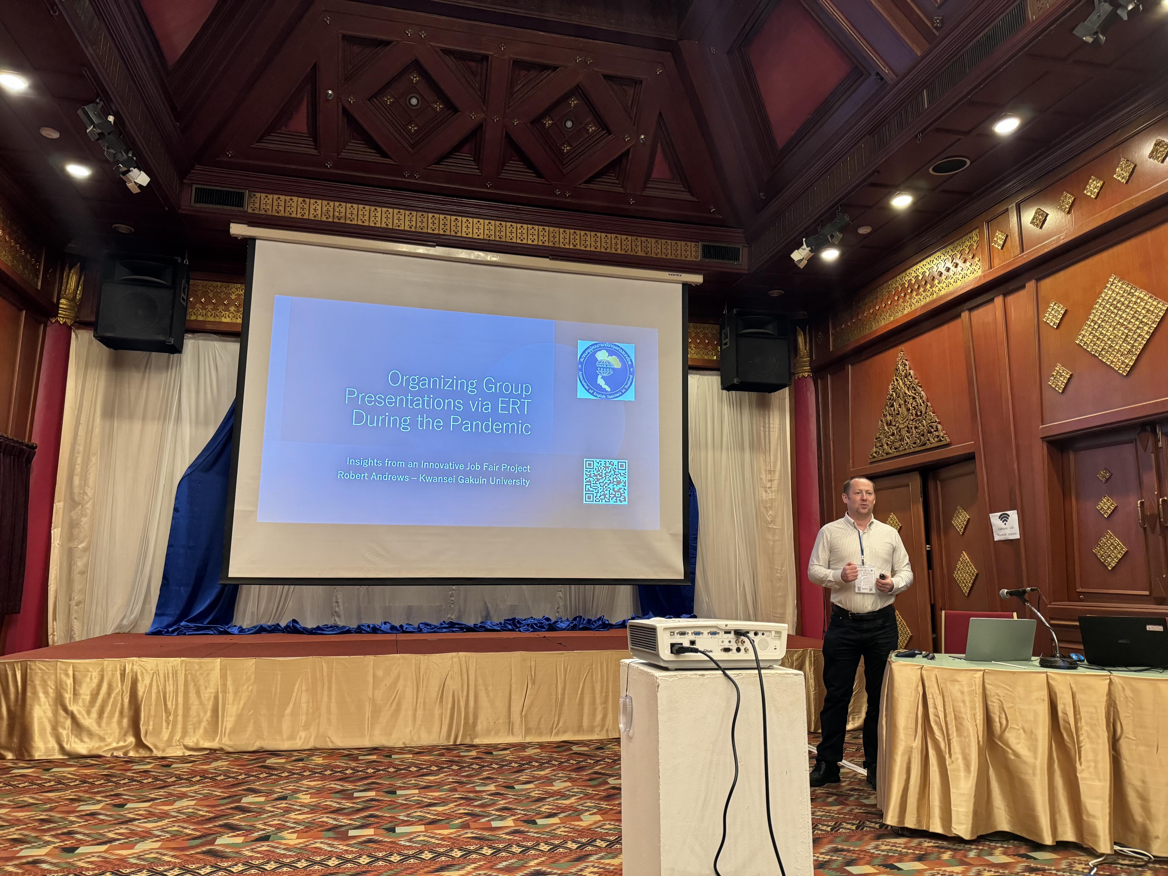 Robert Andrews presenting at Thailand TESOL 2024